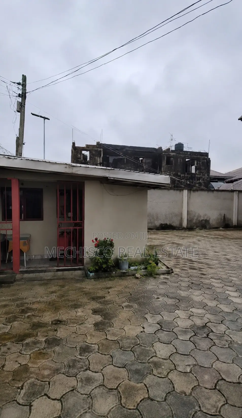 5bdrm Block of Flats in Woji for sale in Woji