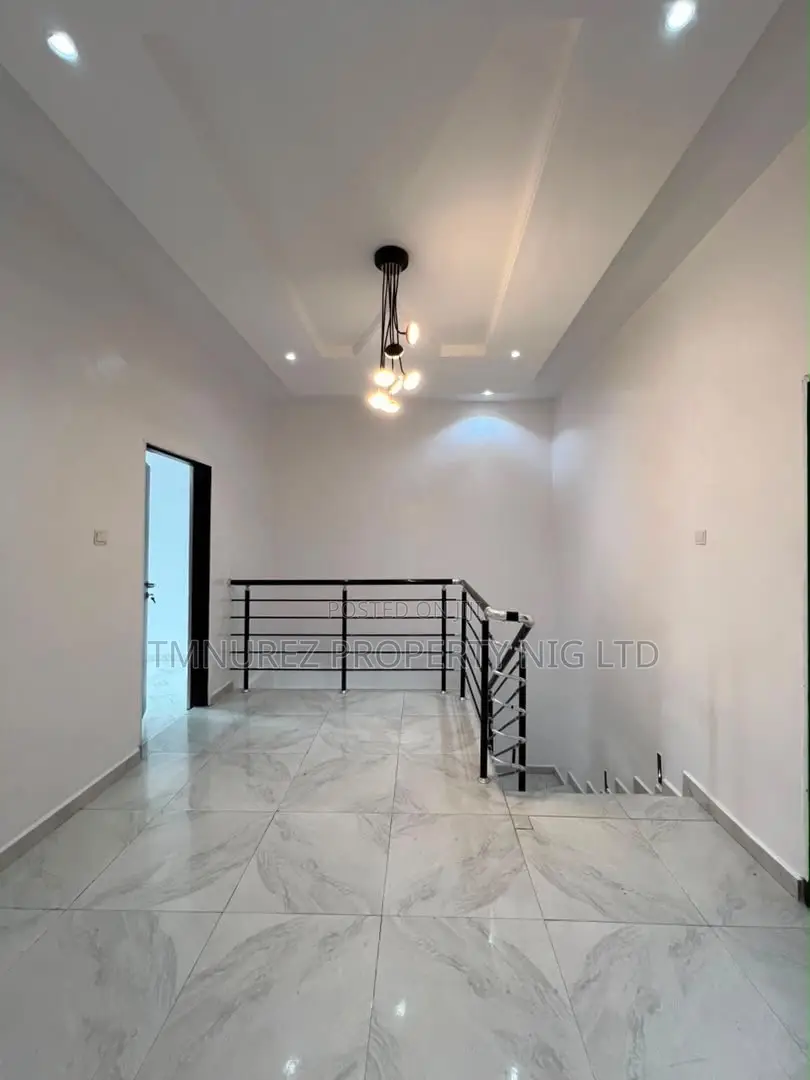 3bdrm Duplex in Chevron for rent in Chevron
