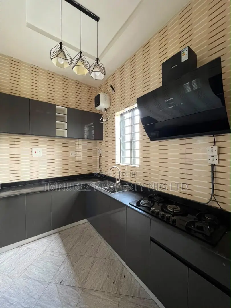 3bdrm Duplex in Chevron for rent in Chevron