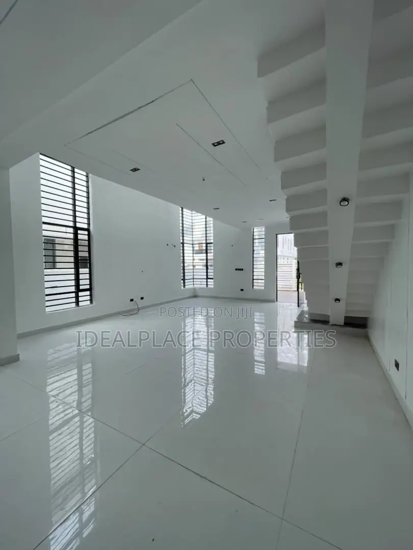 5bdrm House in Chevron for sale in Chevron