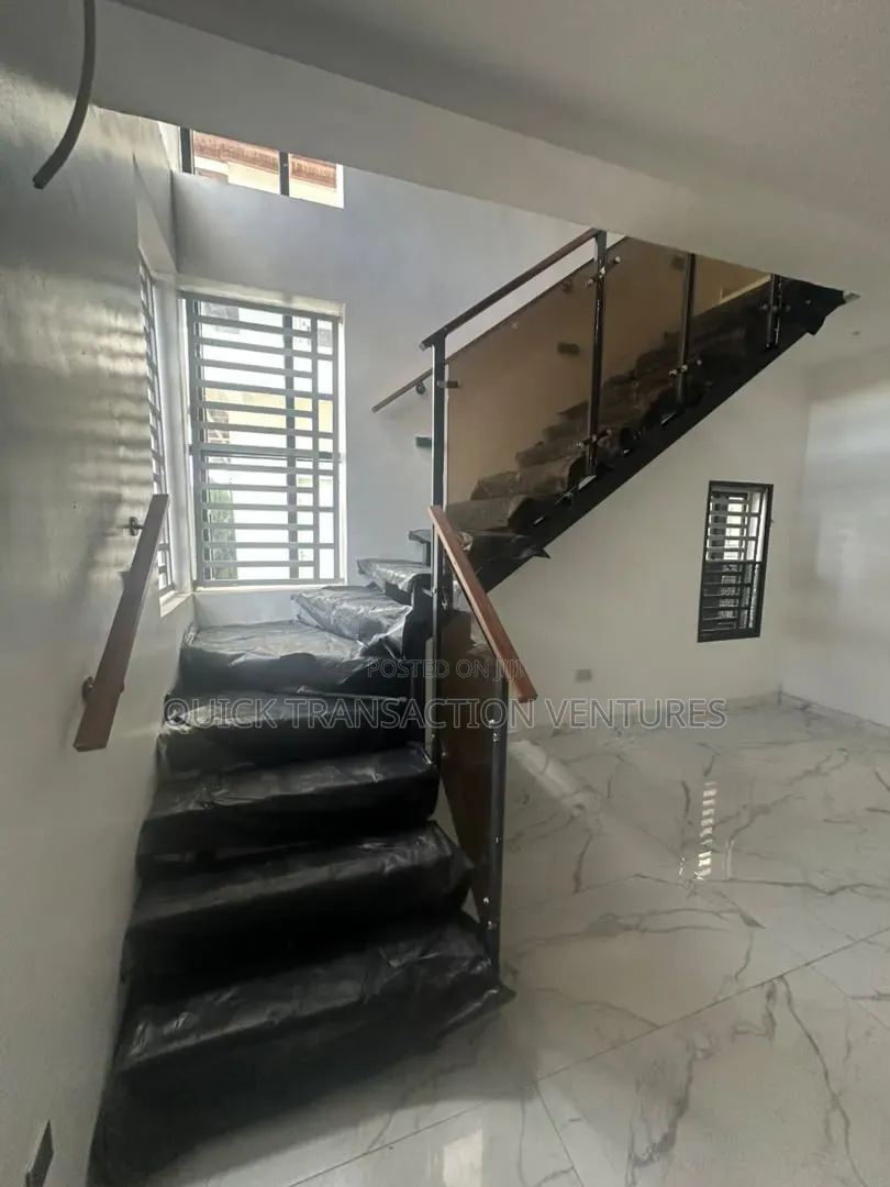 5bdrm Duplex in Victory Park Estate, Osapa london for sale in Osapa london