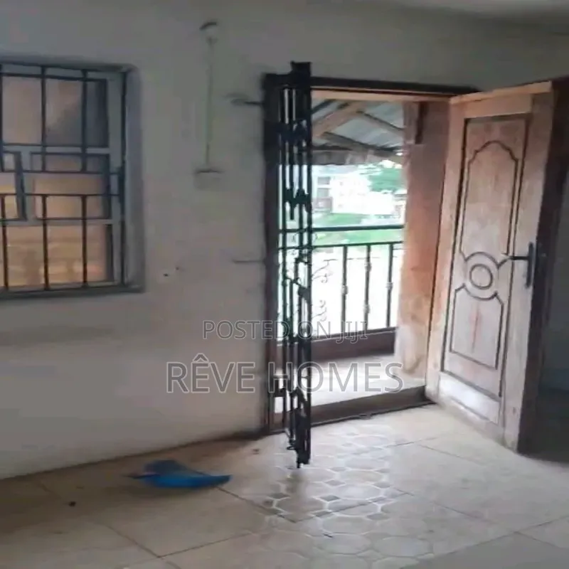 Mini Flat in Adekunle for rent in Adekunle