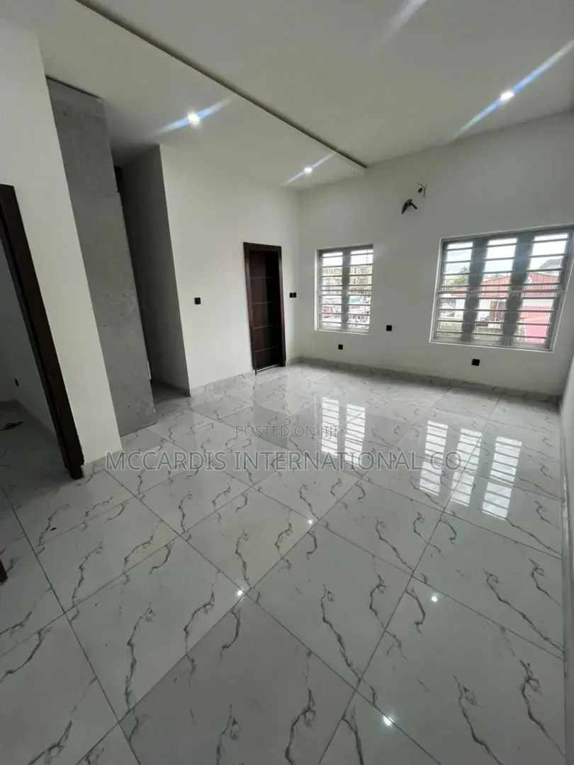 1bdrm Apartment in Mobil Road Ajah, Off Lekki-Epe Expressway for rent in Off Lekki-Epe Expressway