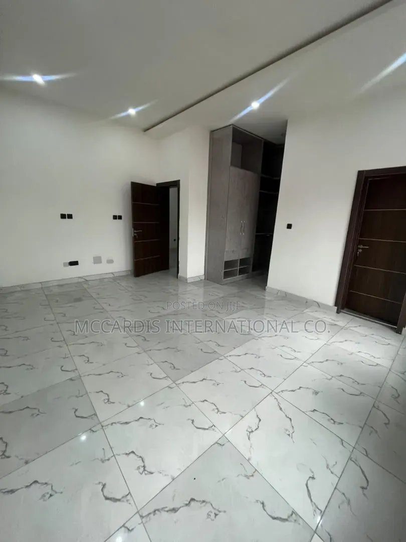 1bdrm Apartment in Mobil Road Ajah, Off Lekki-Epe Expressway for rent in Off Lekki-Epe Expressway