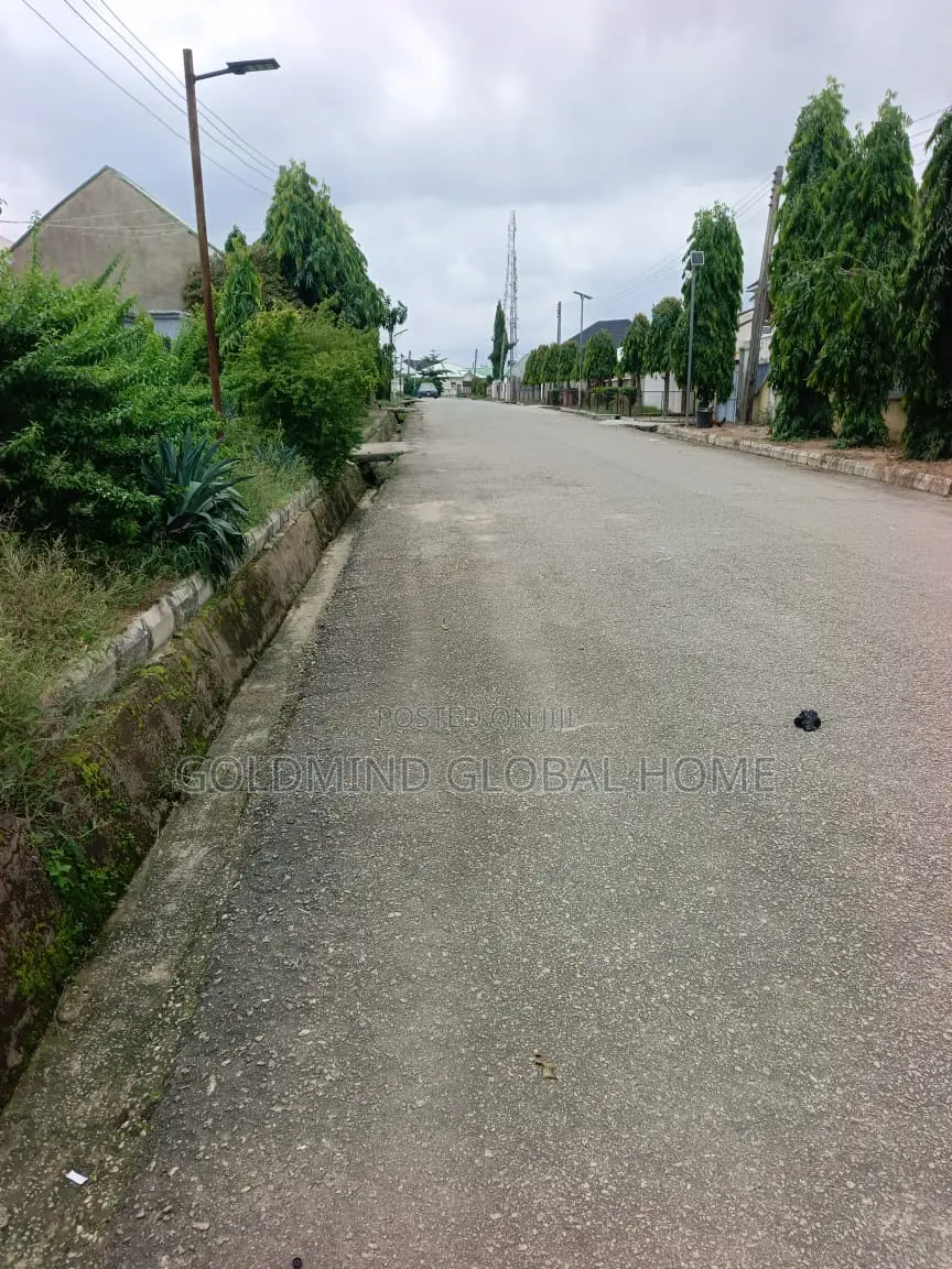 3bdrm Block of Flats in Kaura District. for sale in Kaura