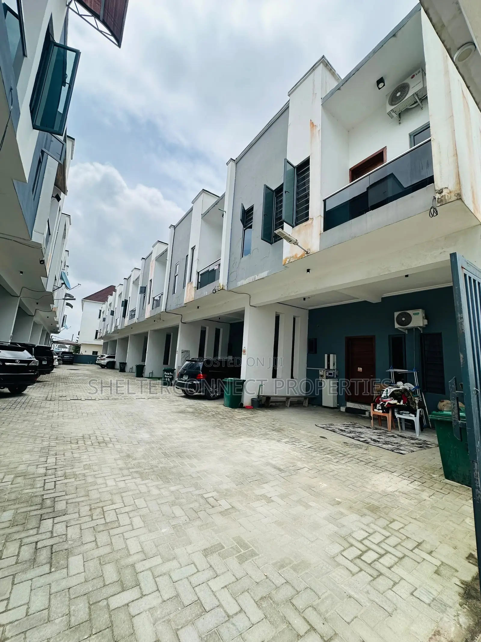 4bdrm Duplex in Ikota Gra for rent in Ikota