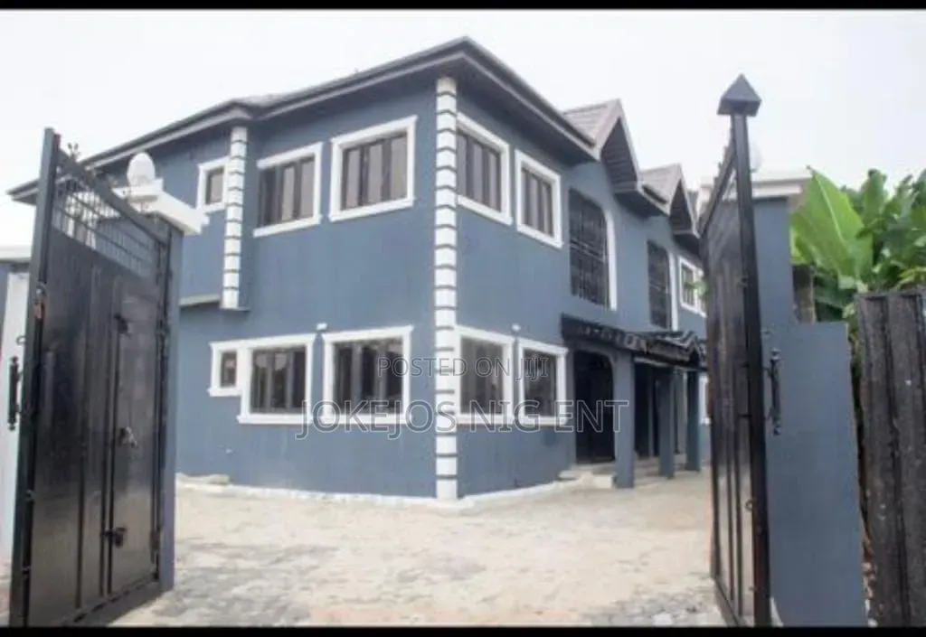 2bdrm Block of Flats in Abuleparapo Awoyahya, Awoyaya for sale in Awoyaya