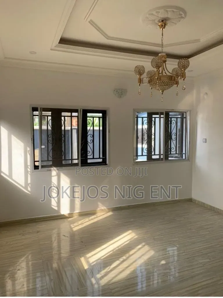 2bdrm Block of Flats in Abuleparapo Awoyahya, Awoyaya for sale in Awoyaya