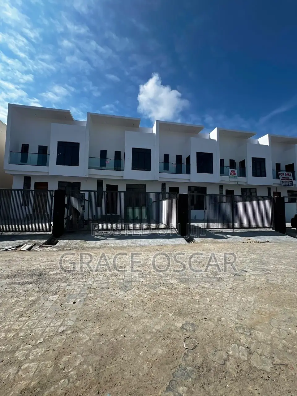 4bdrm Duplex in Ikota for sale in Ikota