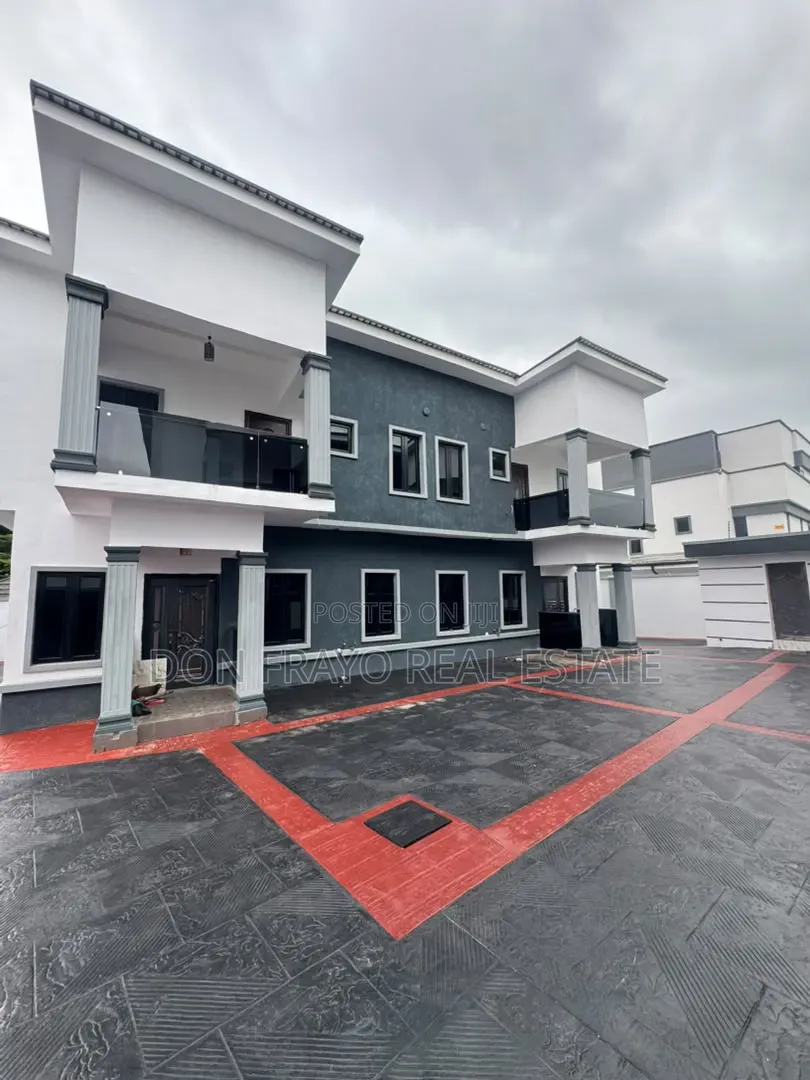 3bdrm Duplex in Kolapo Ishola Gra for rent in Akobo