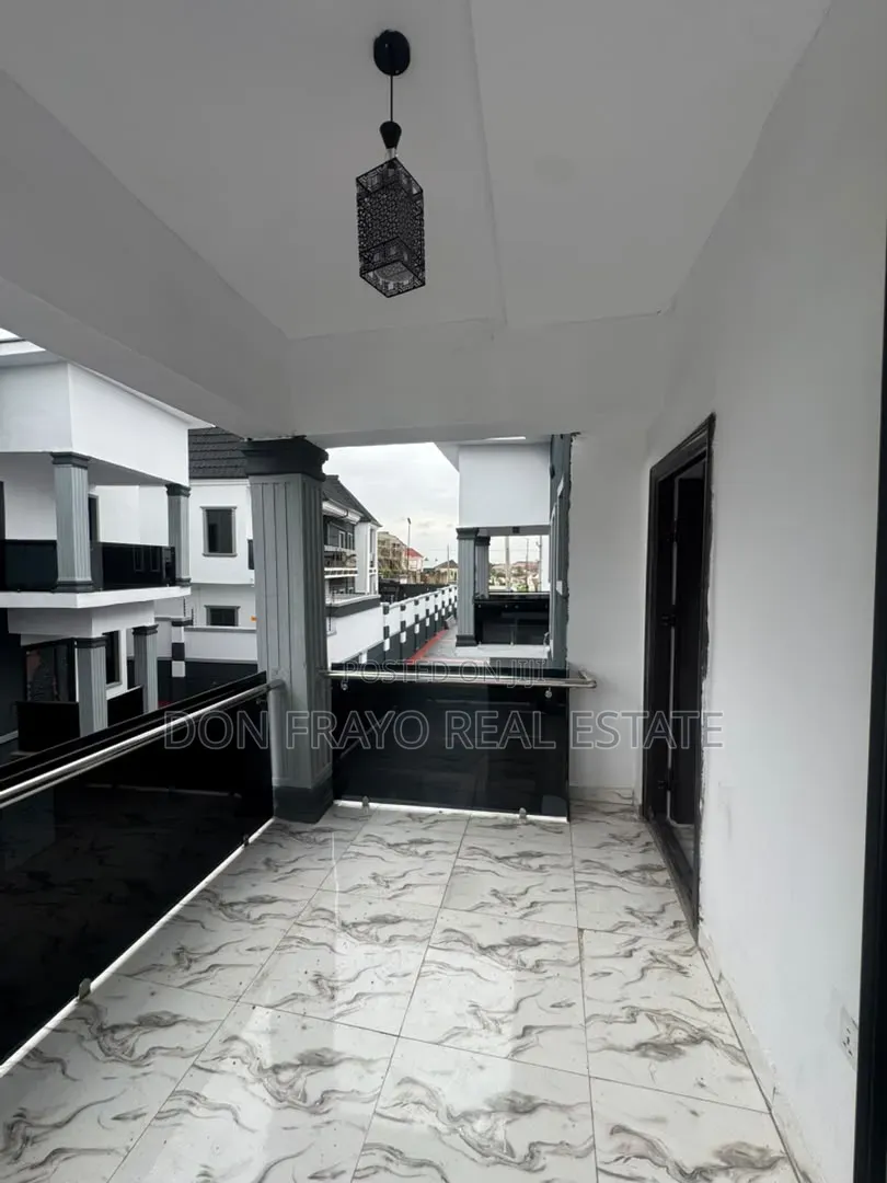 3bdrm Duplex in Kolapo Ishola Gra for rent in Akobo