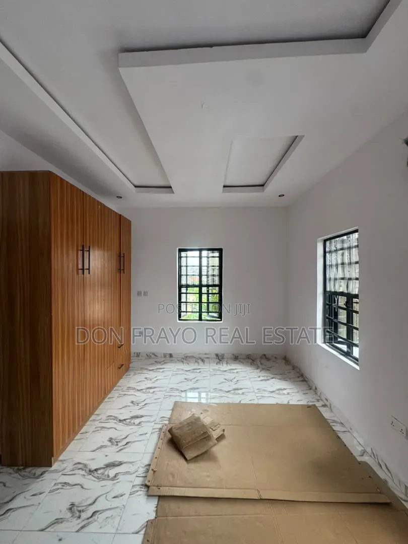 3bdrm Duplex in Kolapo Ishola Gra for rent in Akobo