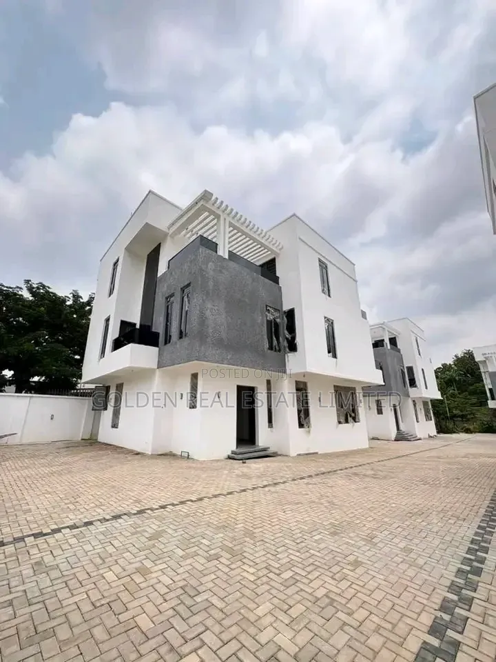 5bdrm Duplex in Life Camp for rent in Life Camp
