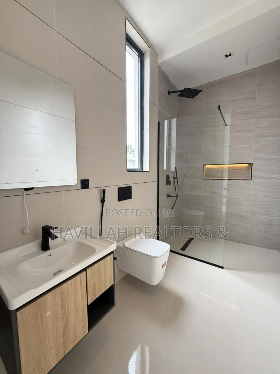 5bdrm Duplex in Ikate for sale in Ikate