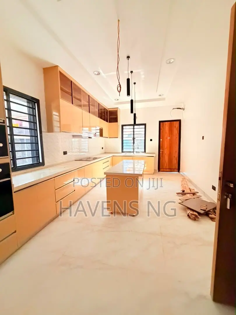 5bdrm Duplex in Omole Phase 1 for sale in Omole Phase 1