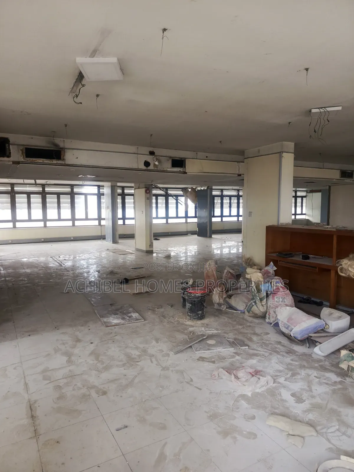 252 Square Meter Office Space in Lagos Island in Lekki Phase 1