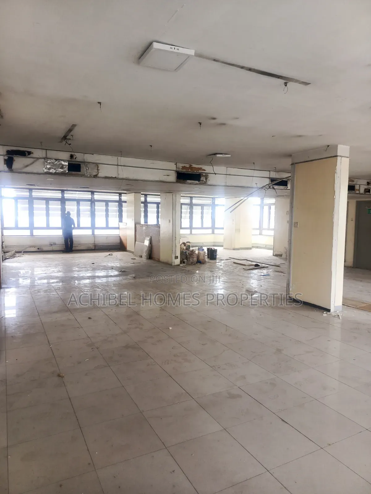 252 Square Meter Office Space in Lagos Island in Lekki Phase 1