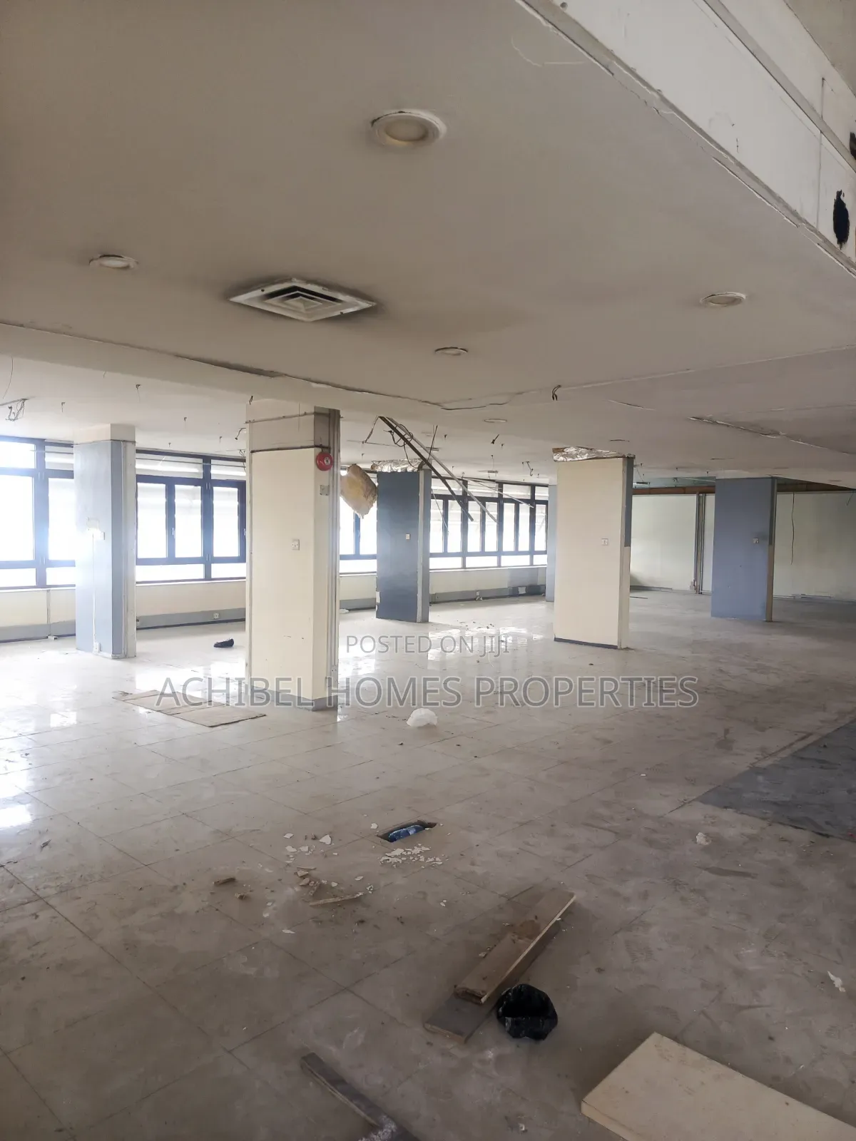 252 Square Meter Office Space in Lagos Island in Lekki Phase 1
