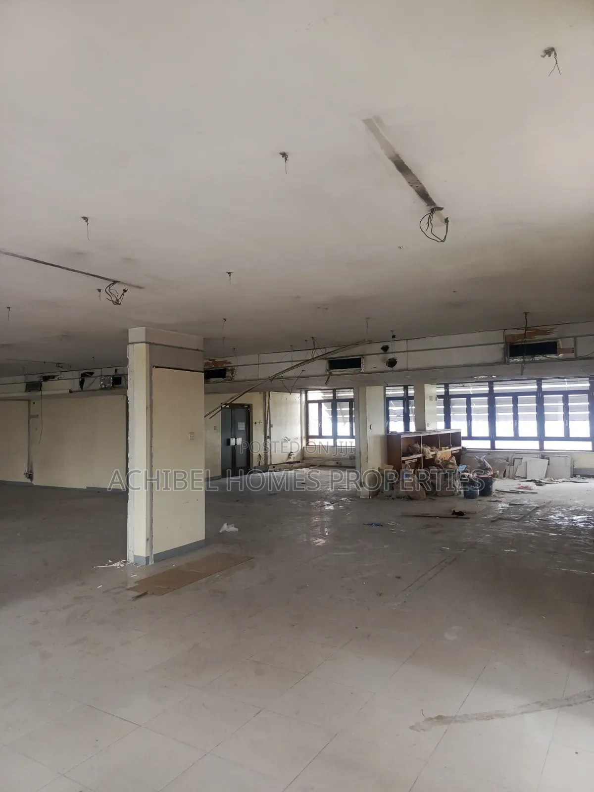 252 Square Meter Office Space in Lagos Island in Lekki Phase 1