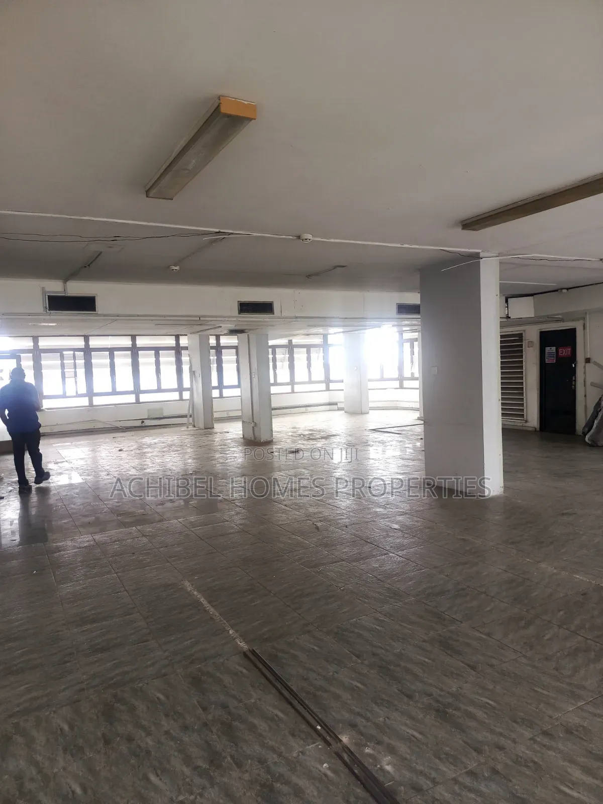 194 Square Meter Open Office Space in Lagos Island in Lekki Phase 1
