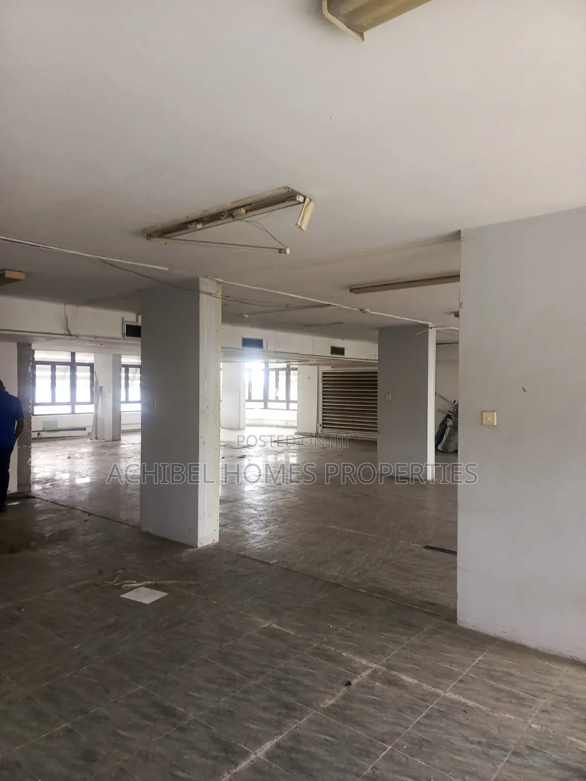 194 Square Meter Open Office Space in Lagos Island in Lekki Phase 1