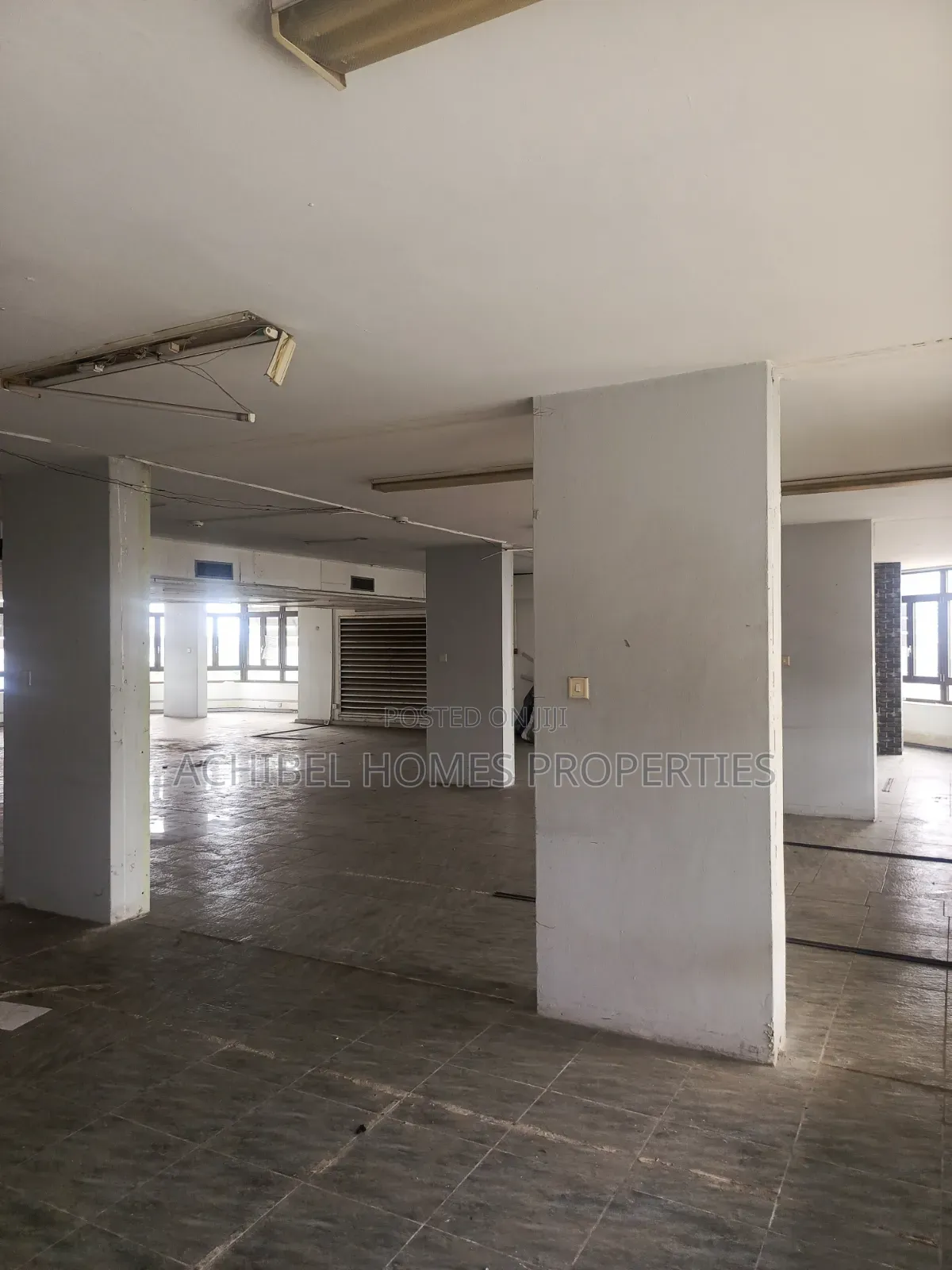 194 Square Meter Open Office Space in Lagos Island in Lekki Phase 1