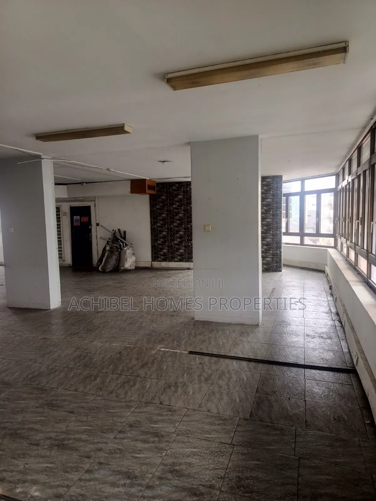 194 Square Meter Open Office Space in Lagos Island in Lekki Phase 1