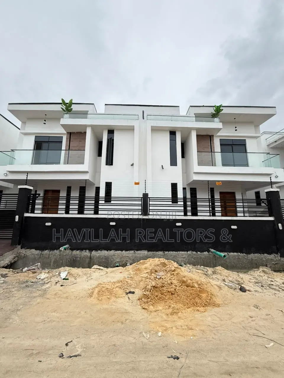 4bdrm Duplex in Sangotedo for sale in Sangotedo