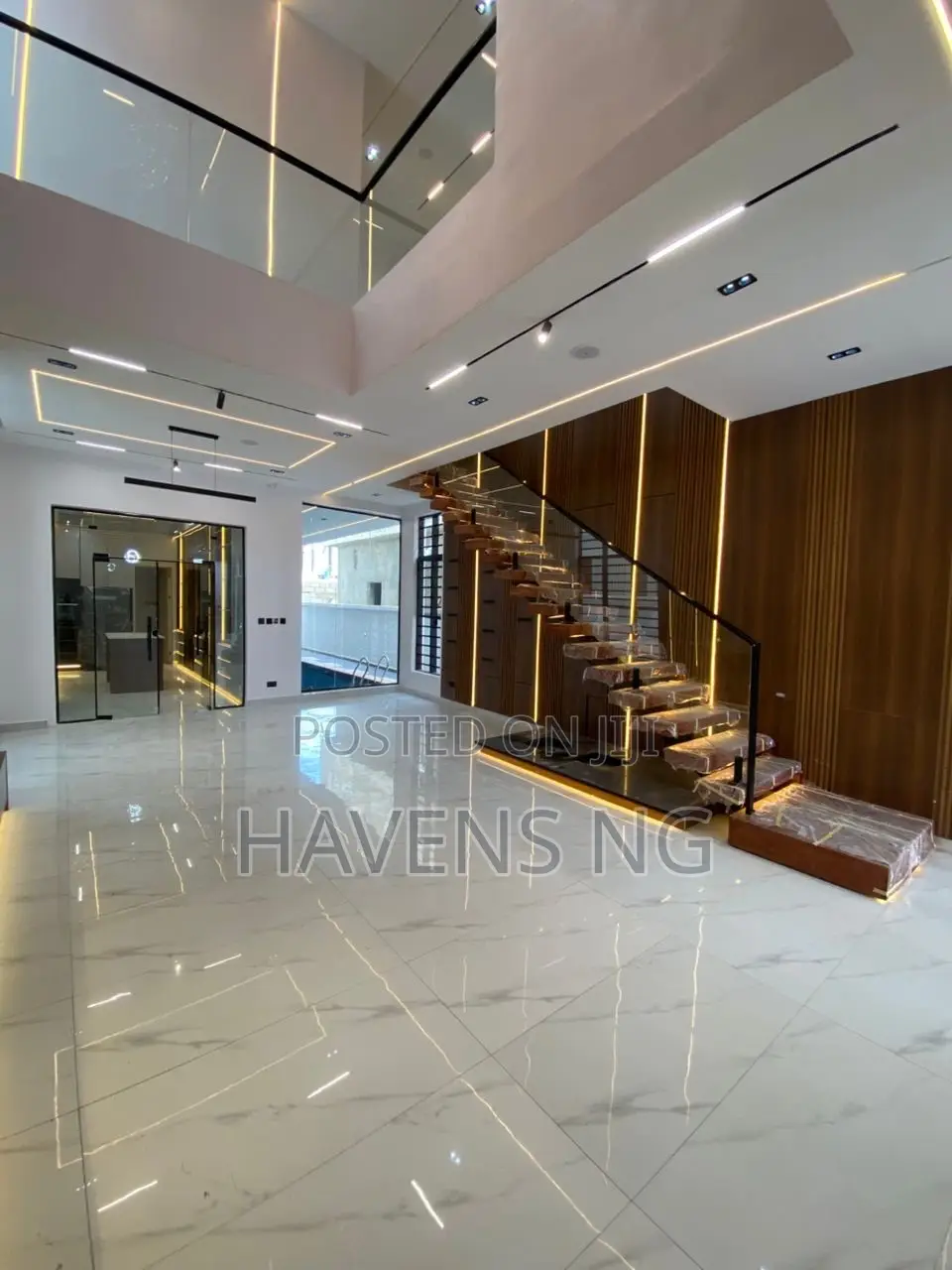 5bdrm Duplex in Ikota for sale in Ikota