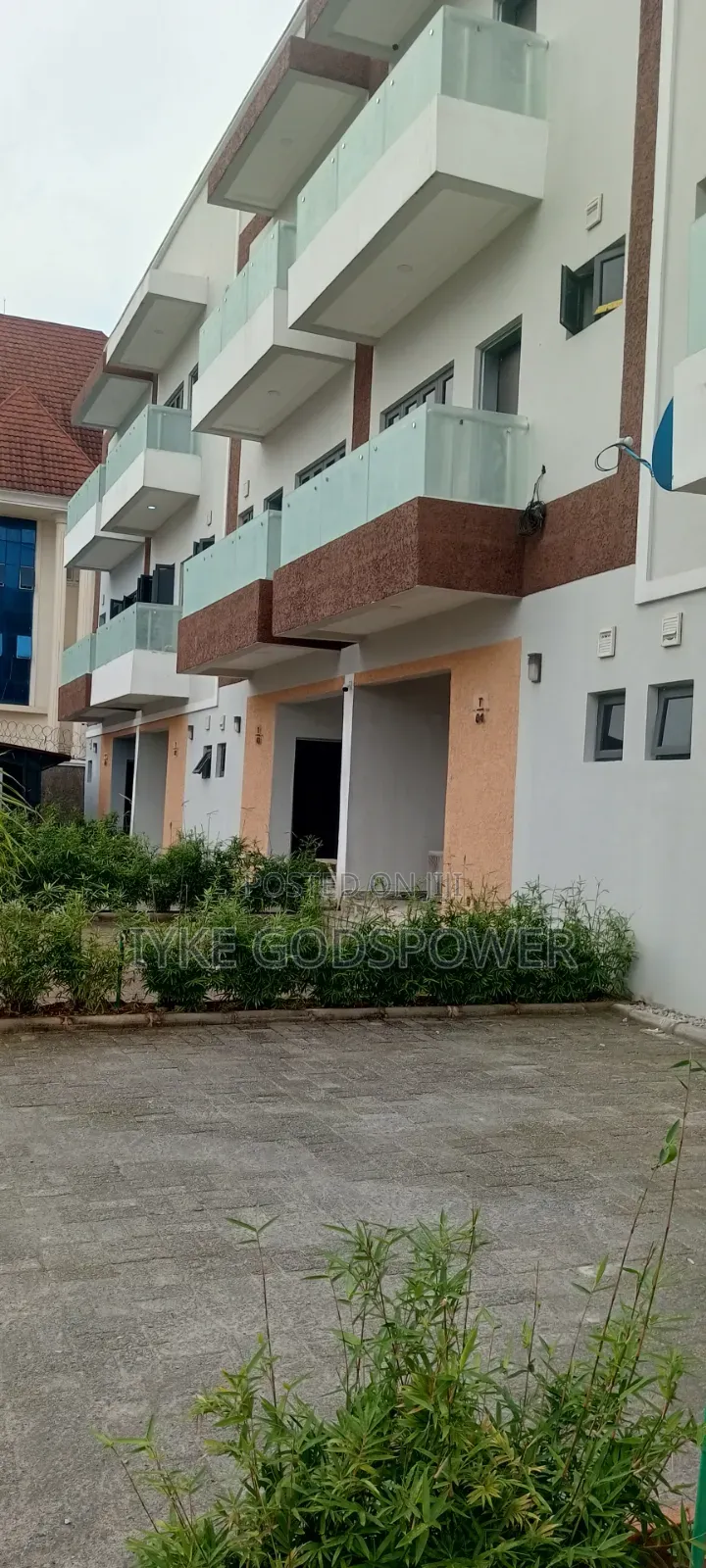 4bdrm Townhouse / Terrace in Durumi for rent in Durumi