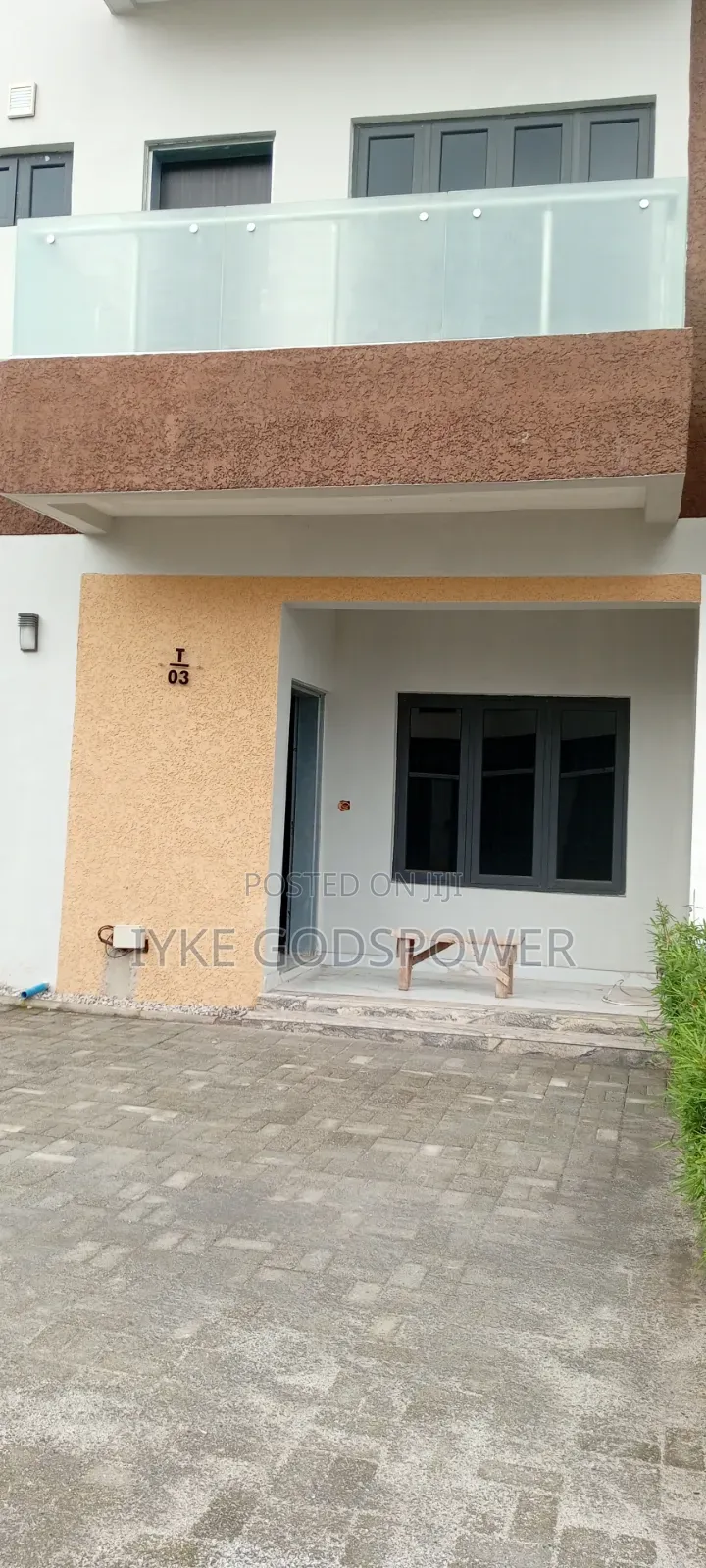 4bdrm Townhouse / Terrace in Durumi for rent in Durumi