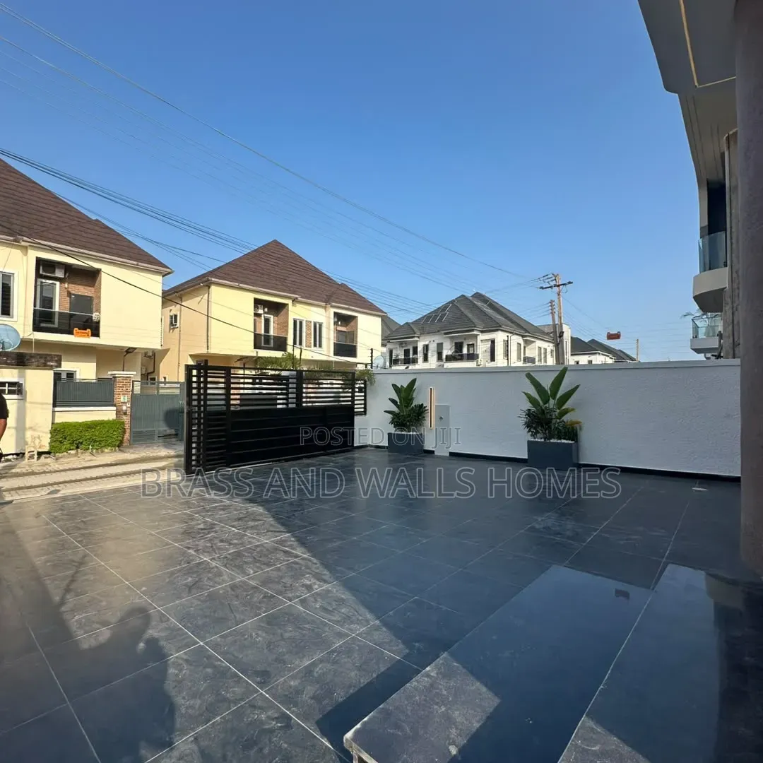 Furnished 5bdrm Duplex in Chevron for sale in Chevron