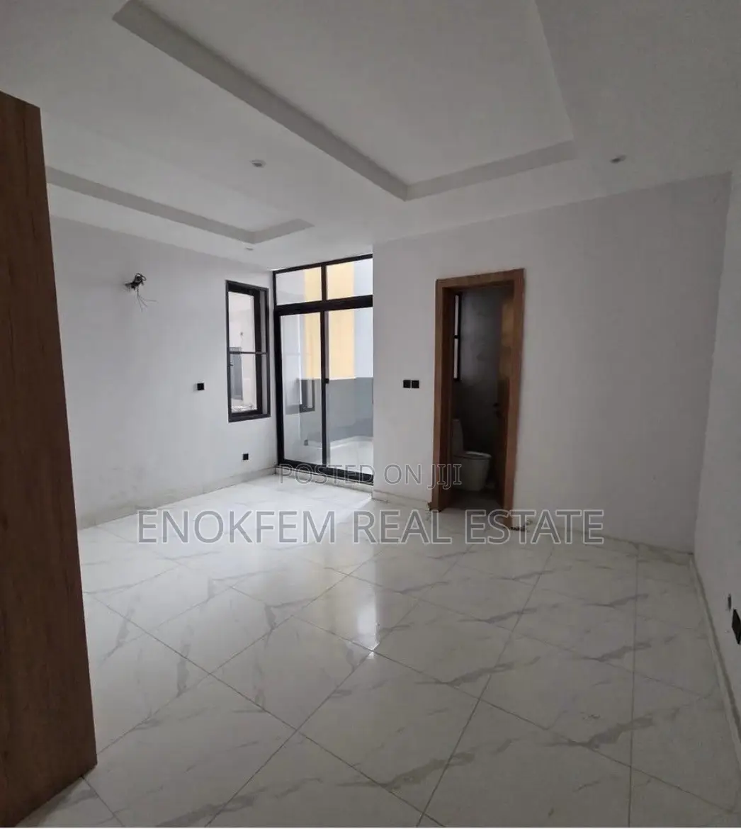 3bdrm Block of Flats in Lagos State for sale in Lagos State