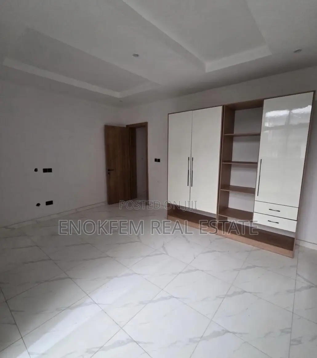 3bdrm Block of Flats in Lagos State for sale in Lagos State