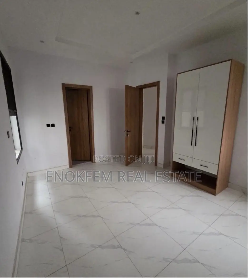 3bdrm Block of Flats in Lagos State for sale in Lagos State