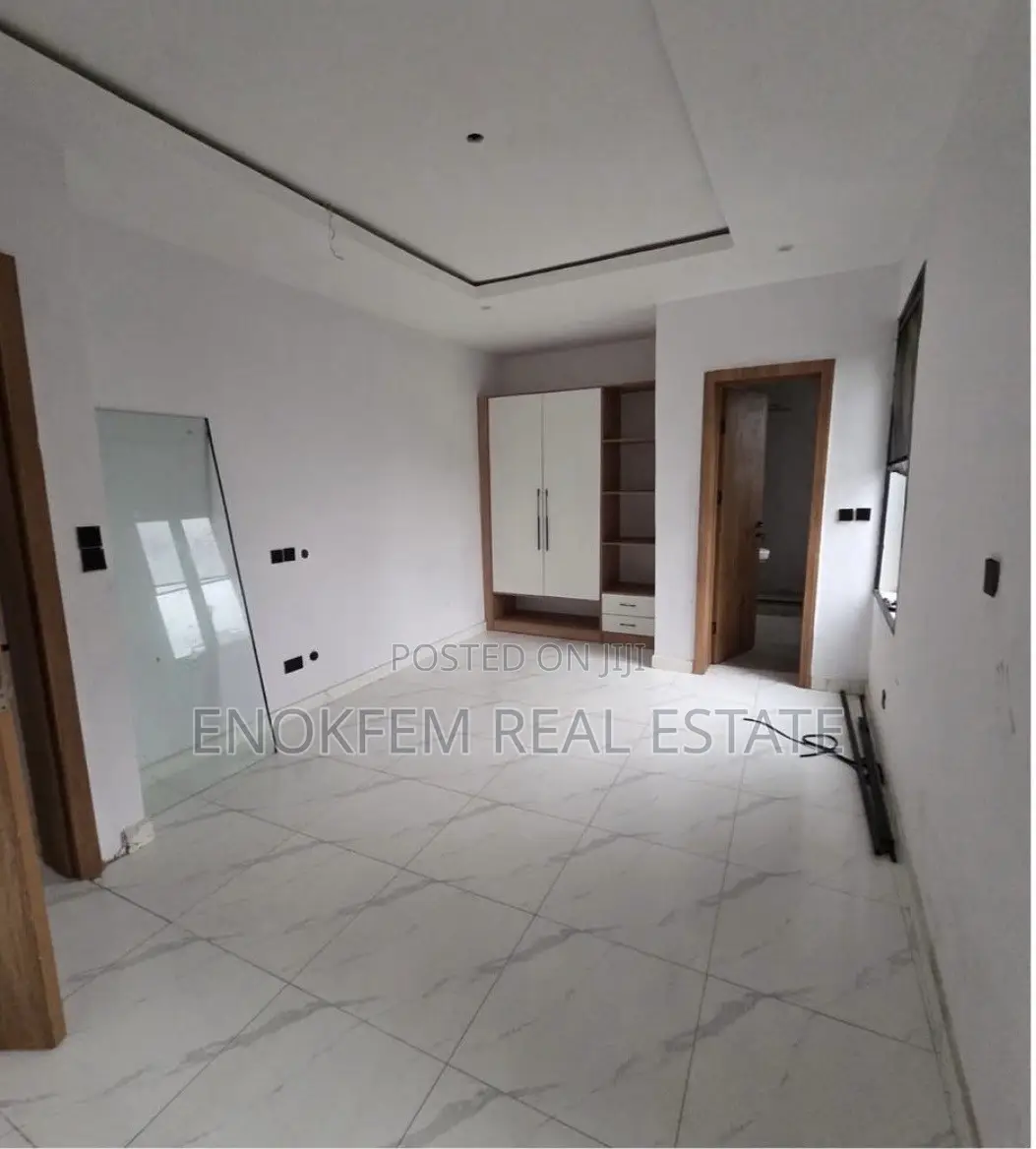 3bdrm Block of Flats in Lagos State for sale in Lagos State