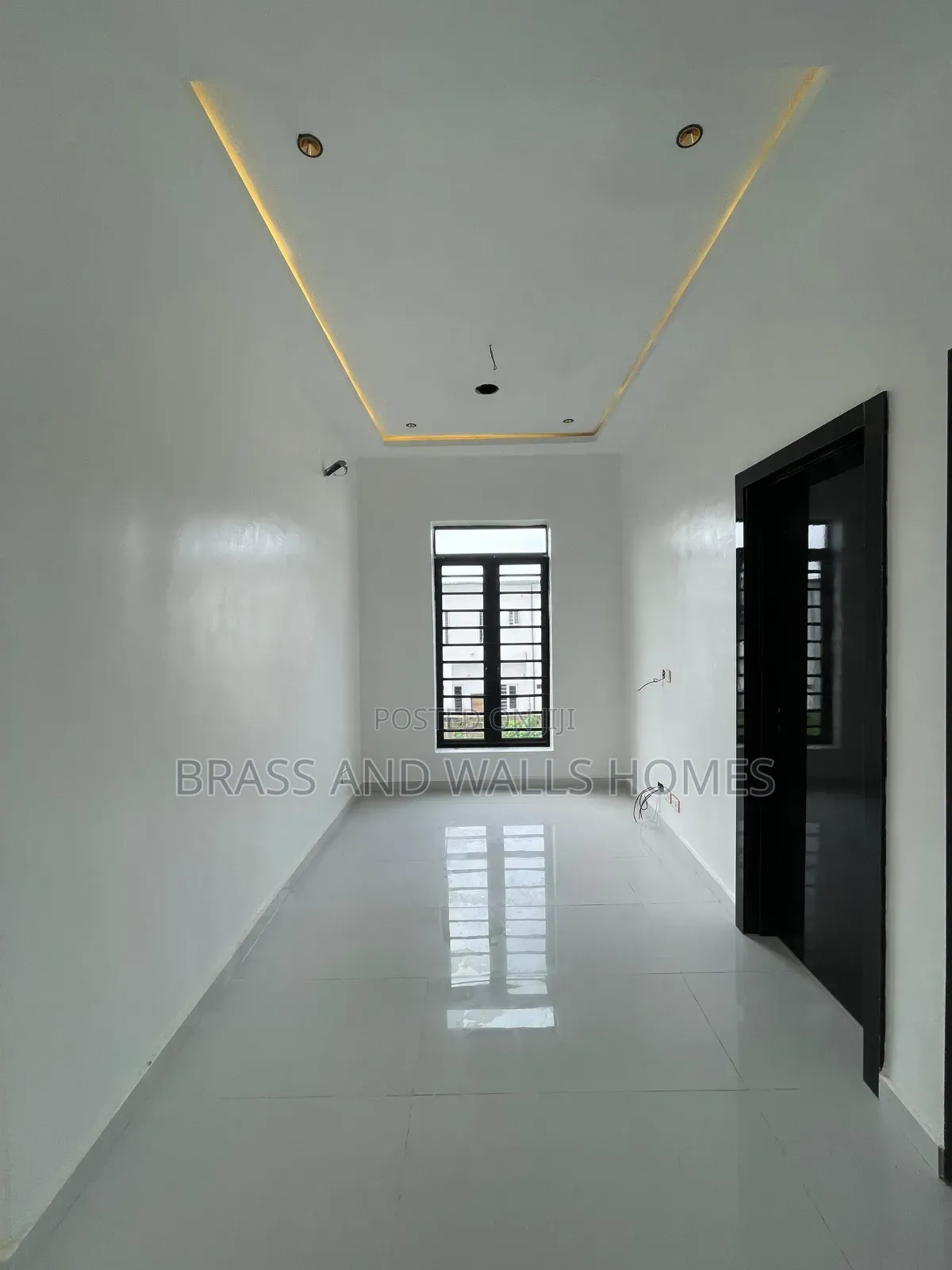Furnished 5bdrm Duplex in Chevron for sale in Chevron