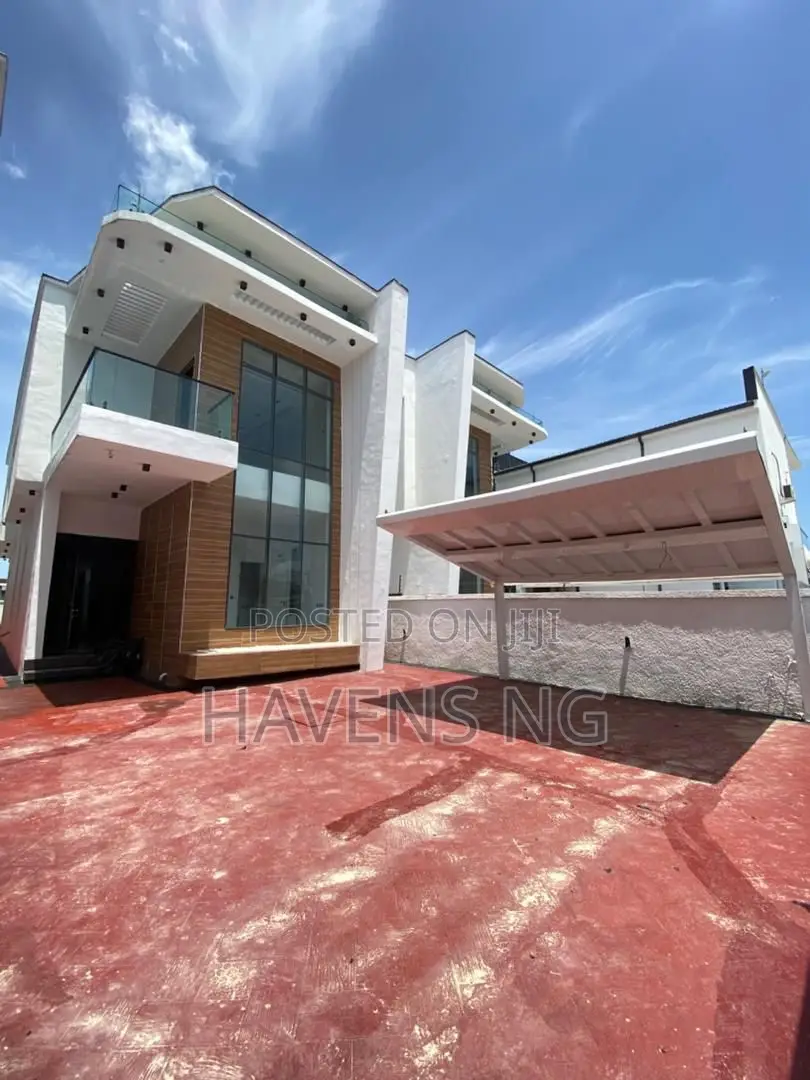 5bdrm Duplex in Ikota for sale in Ikota