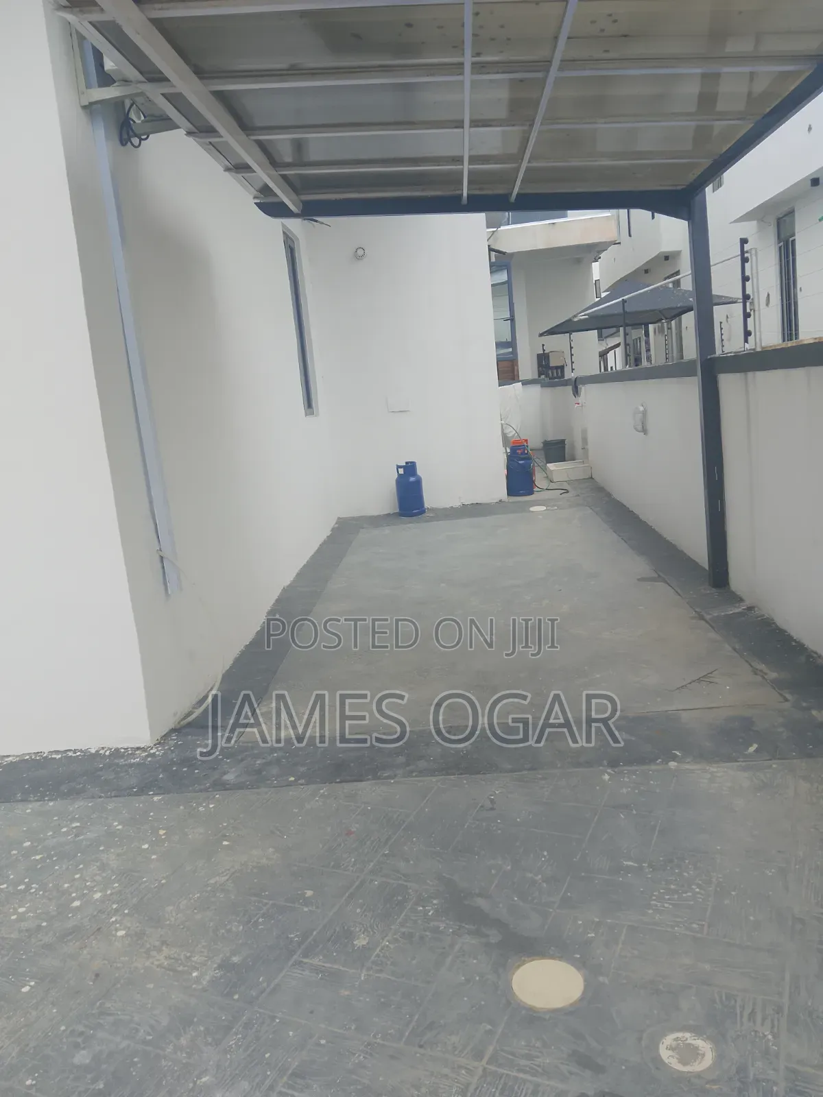 1bdrm Apartment in Royal Pines Estates, Off Lekki-Epe Expressway in Off Lekki-Epe Expressway