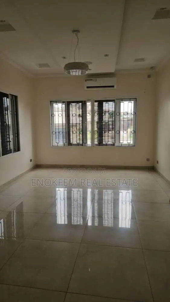 5bdrm House in Lagos State for rent in Lagos State