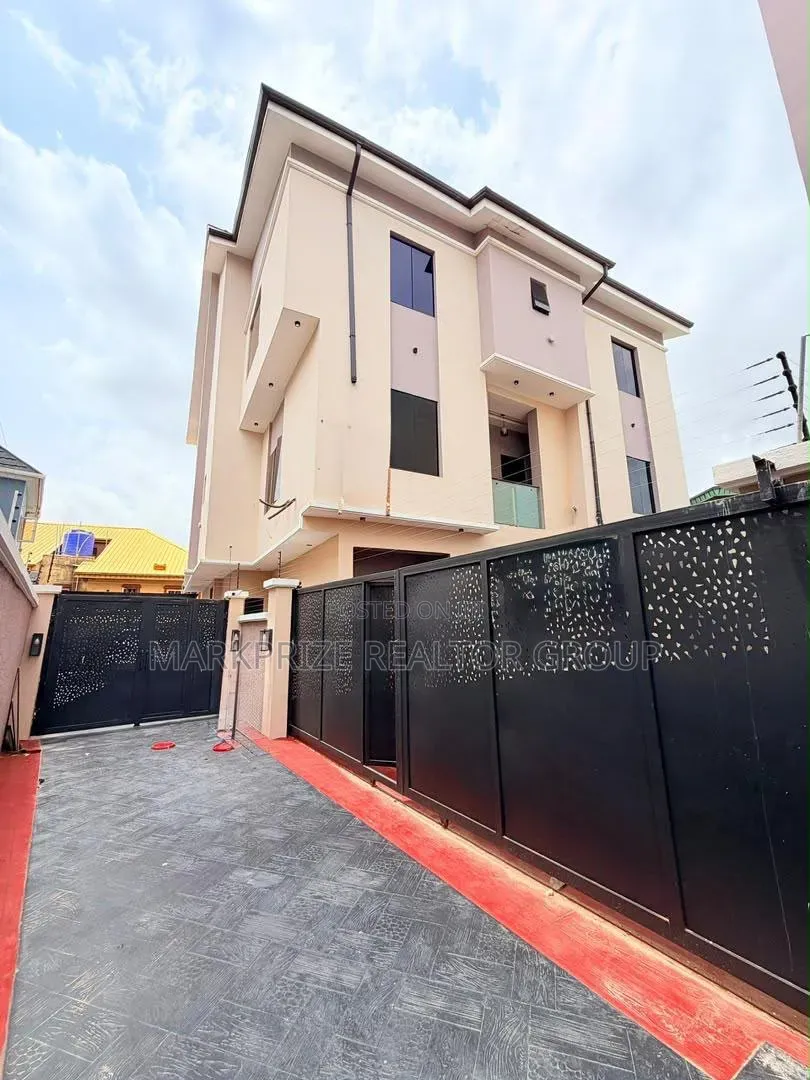 4bdrm Duplex in Magodo Phase 1 Lagos for sale in GRA Phase 1