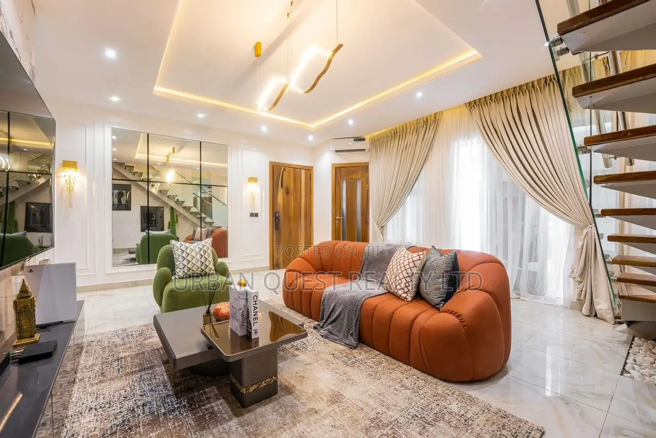 Furnished 2bdrm Apartment in Off Freedom Way, Lekki Phase 1 for sale in Lekki Phase 1