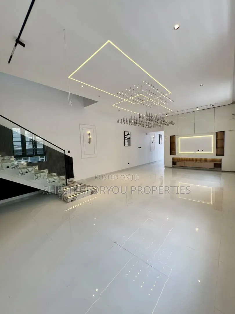 5bdrm Duplex in Lekki Expressway for sale in Lekki Expressway