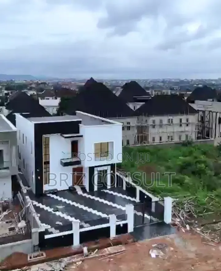 4bdrm Duplex in Enugu for sale in Enugu