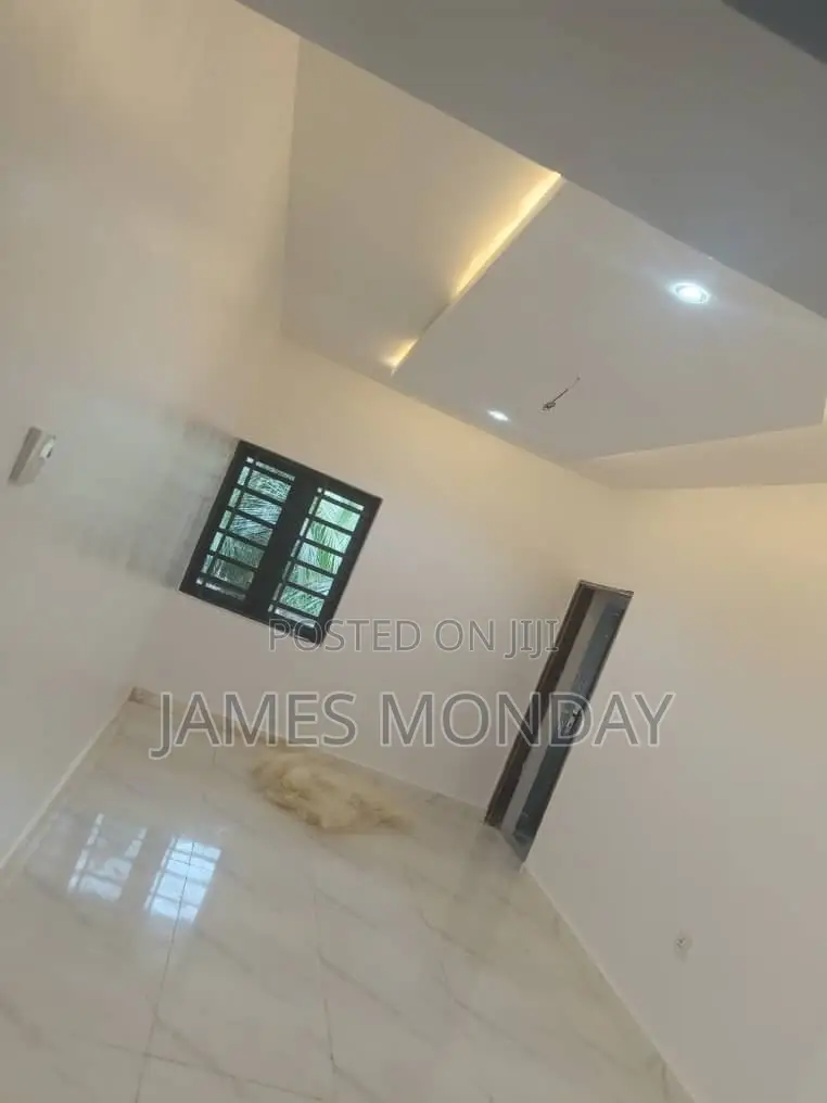 3bdrm Block of Flats in Apo Legislative for rent in Zone B