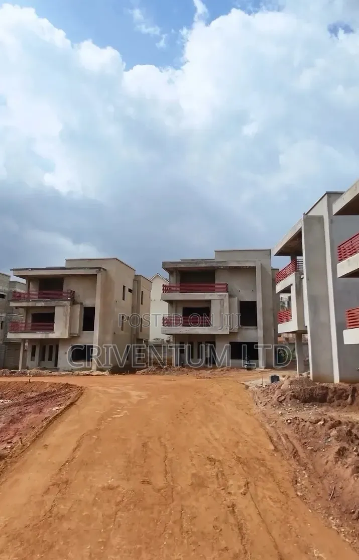 5bdrm Duplex in Guzape District for sale in Guzape District