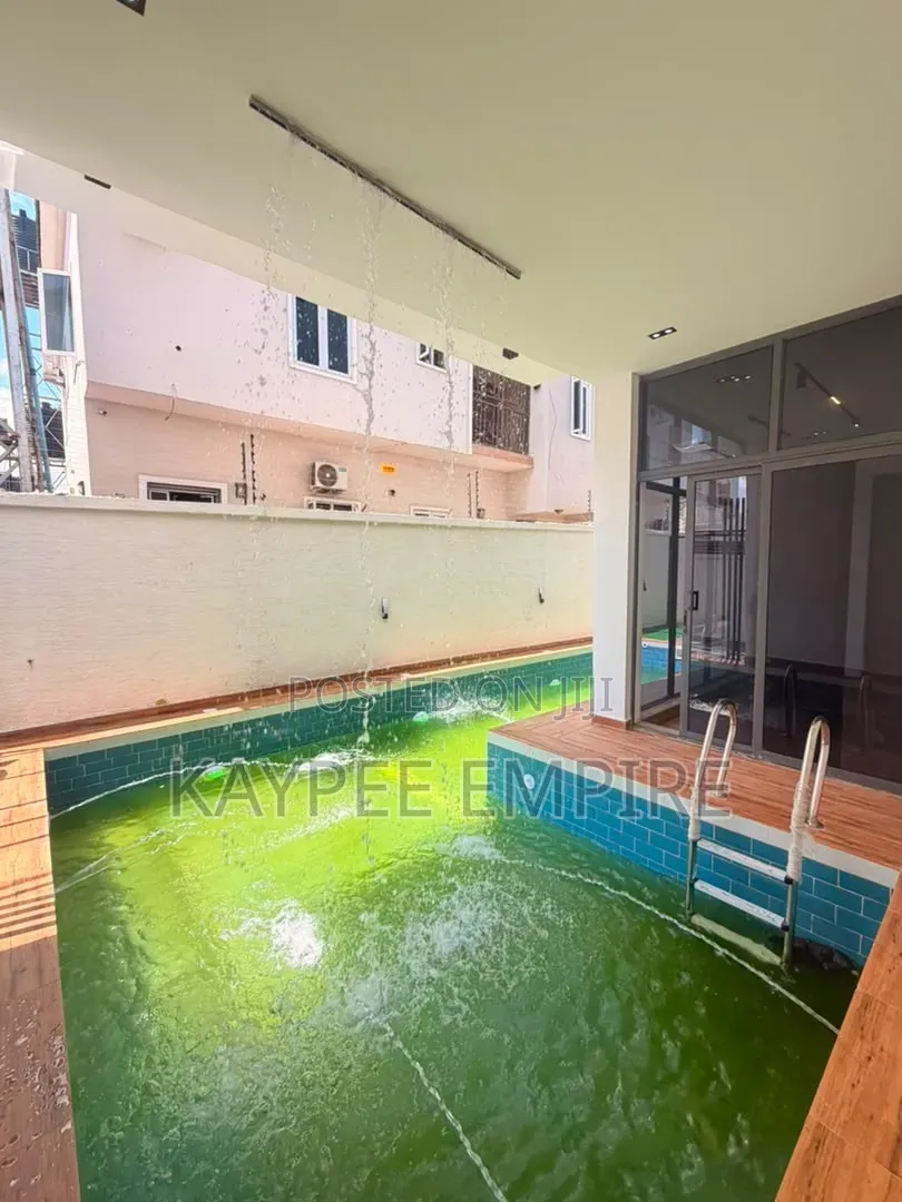 6bdrm Duplex in Apo Resettlement for sale in Apo Resettlement