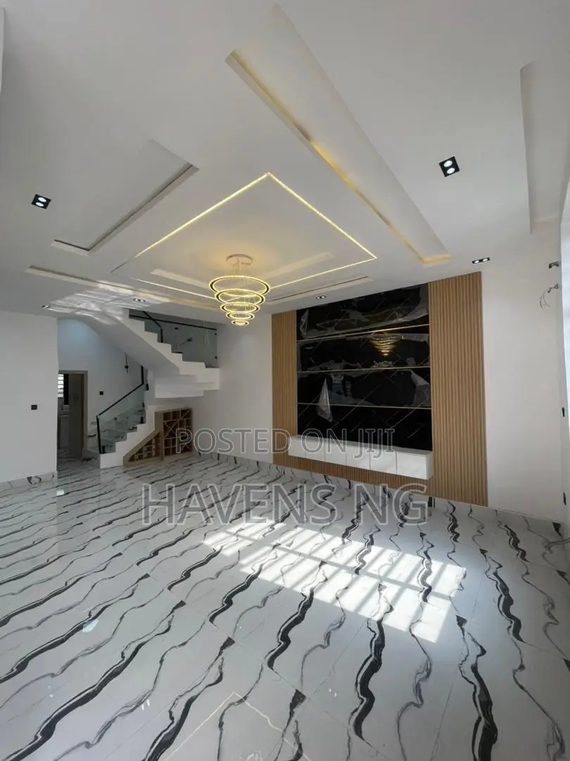 4bdrm Duplex in Ikota for sale in Ikota