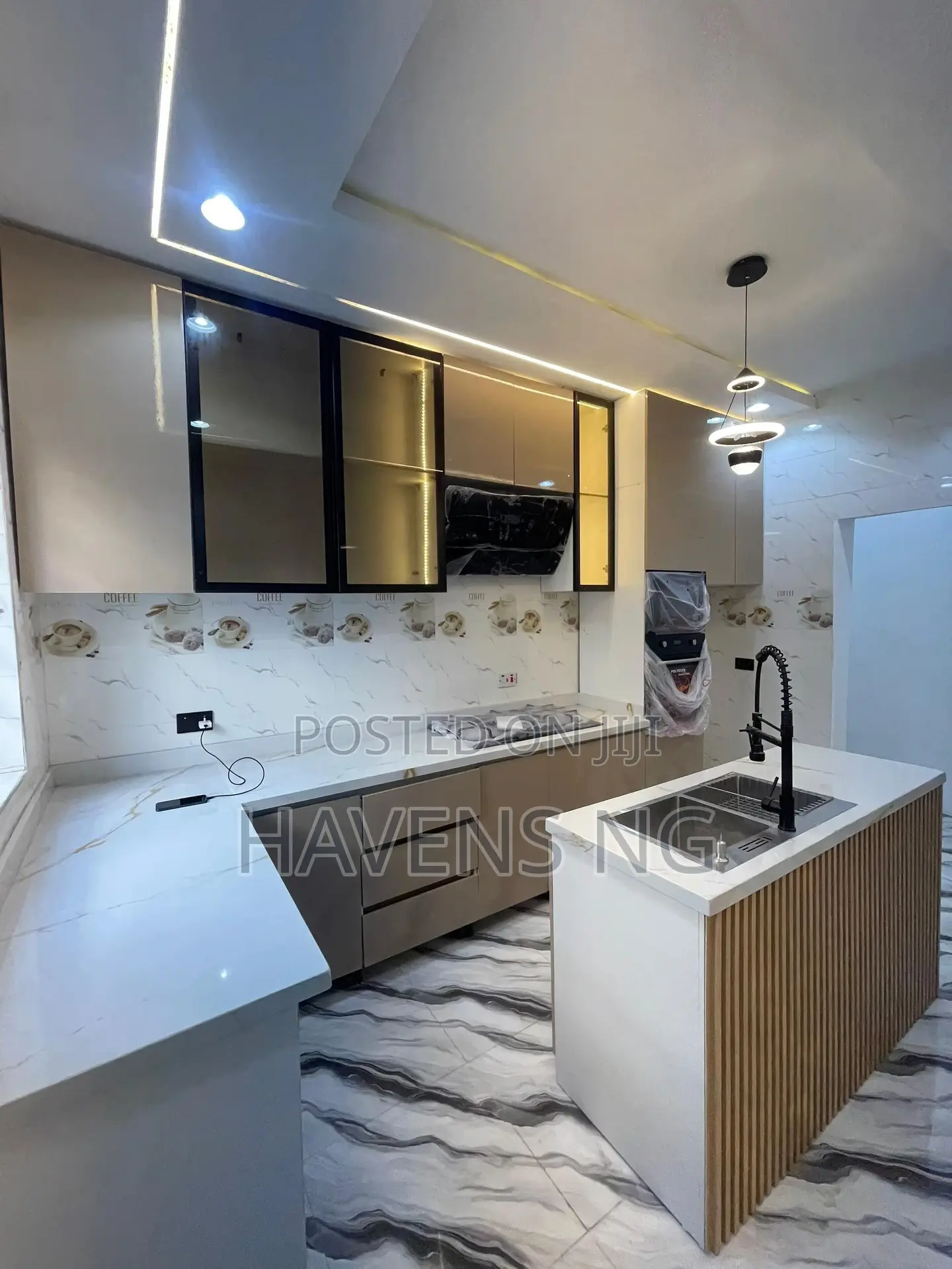 4bdrm Duplex in Ikota for sale in Ikota