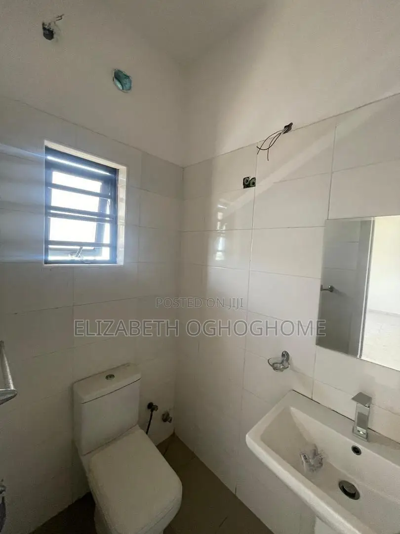 3bdrm Duplex in Lafiaji for rent in Lafiaji